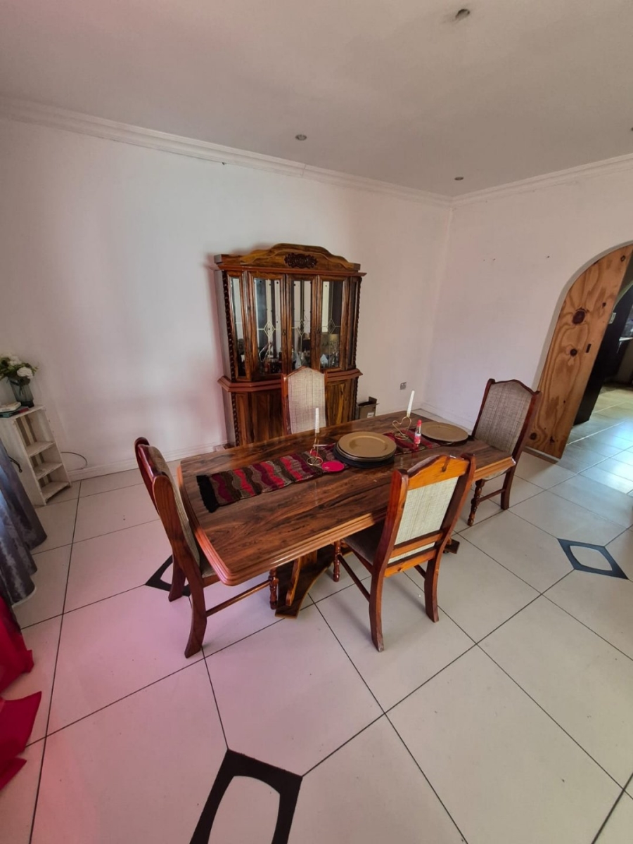 5 Bedroom Property for Sale in Haven Hills Eastern Cape